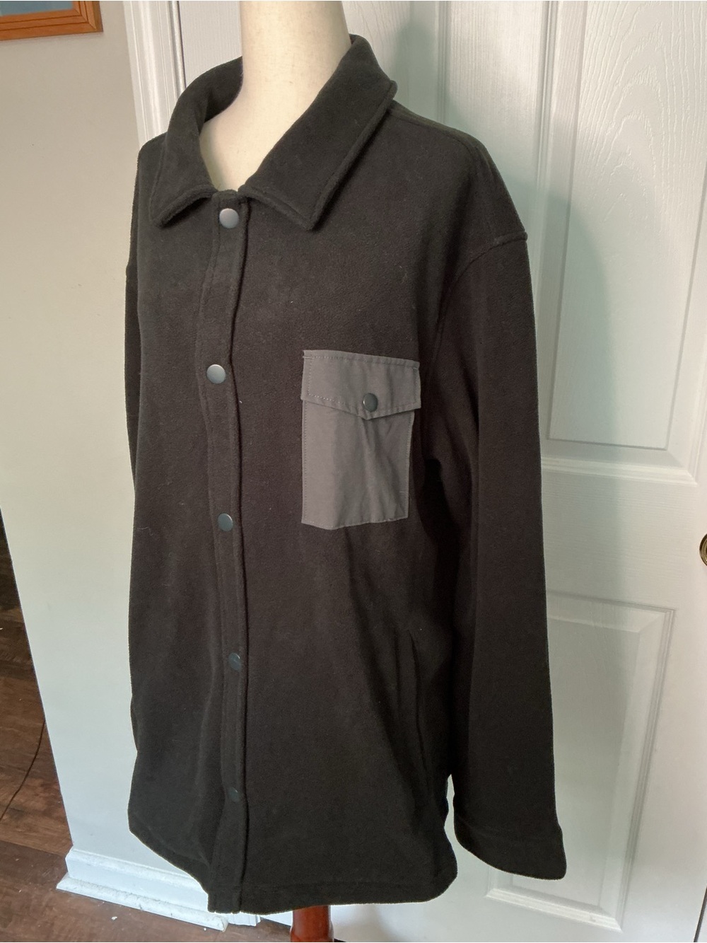 Men's Black Pea Coat with Contrast Chest Pocket - Classic Snap Front
